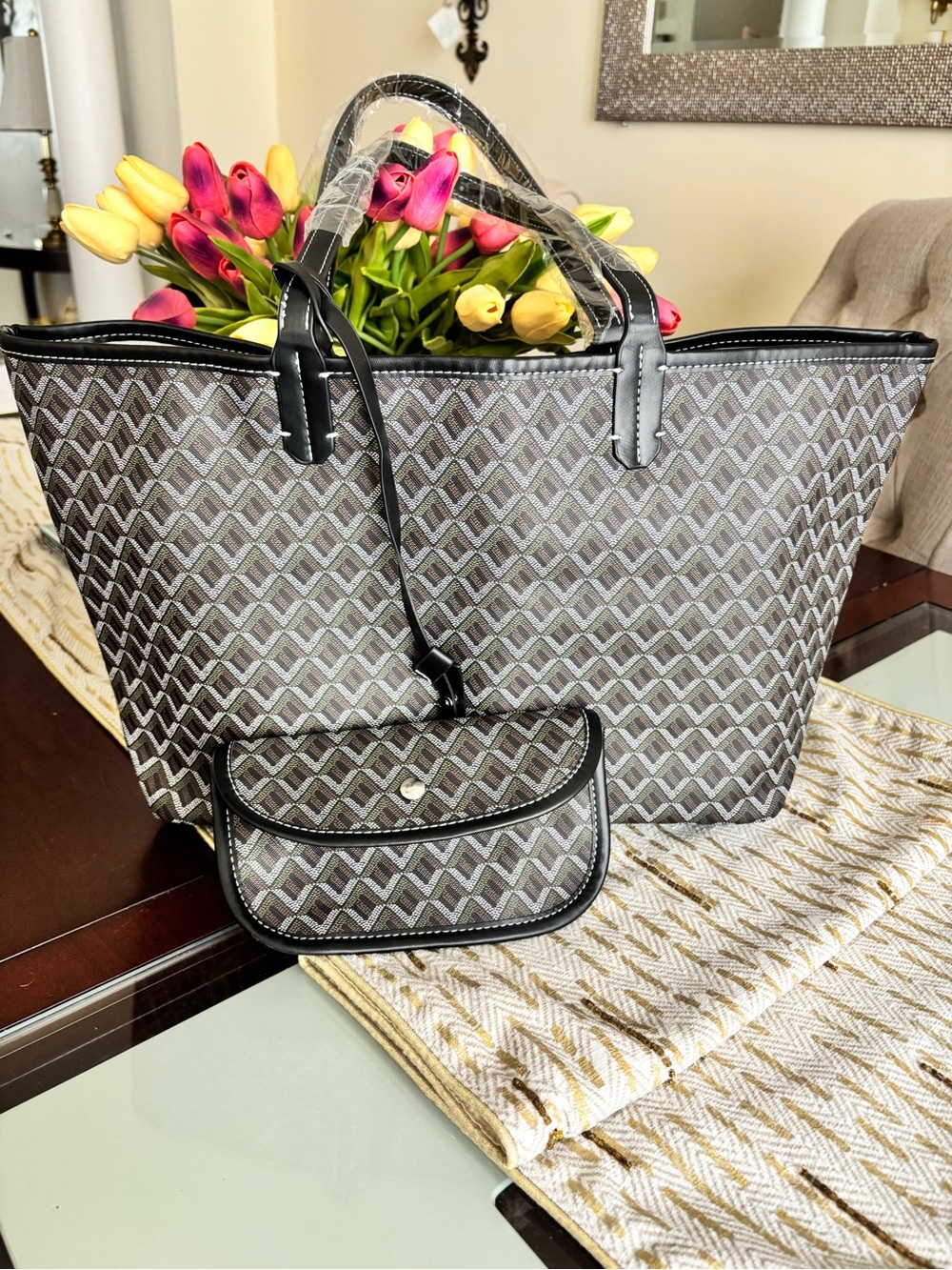 Gray Patterned Tote Bag with Matching Pouch - Women's Carryall